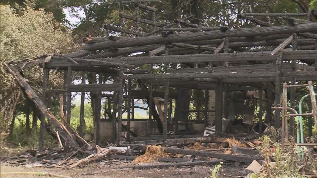 住宅で火事　焼け跡から1人の遺体  栃木・上三川町