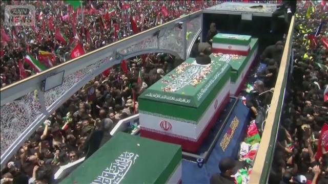 イラン前最高指導者ハメネイ師の棺 テヘランで葬列　“アメリカに復讐を”声響く