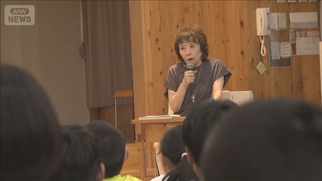 日航機墜落事故から来月で41年　夫を亡くした谷口真知子さんが小学校で絵本読み聞かせ