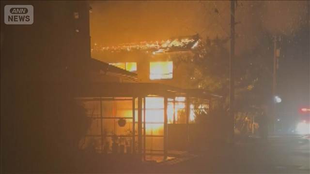 富山市で火災　焼け跡から1人の遺体　空き家から出火し2件が全焼