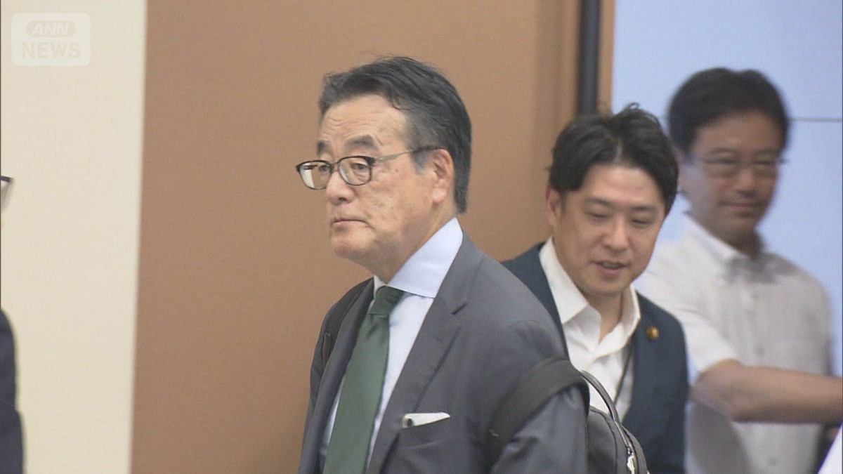 中道落選議員が意見交換会　小川代表も参加　涙ぐむ場面も