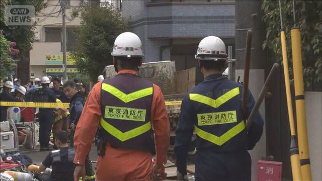 「窓が割れるほどの衝撃音」東京・北区で住宅焼ける火事　3人けが