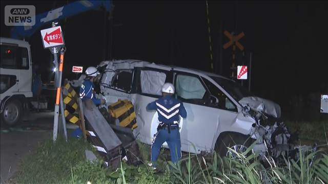 JR富良野線の踏切で列車とワゴン車衝突　外国籍の男女5人搬送