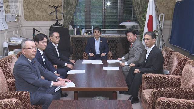 延長中に自民幹部ら海外渡航　野党が抗議「職場放棄だ」
