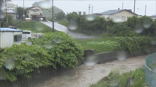 北日本で記録的な大雨 土砂災害などに注意・警戒　西日本は熱中症に警戒