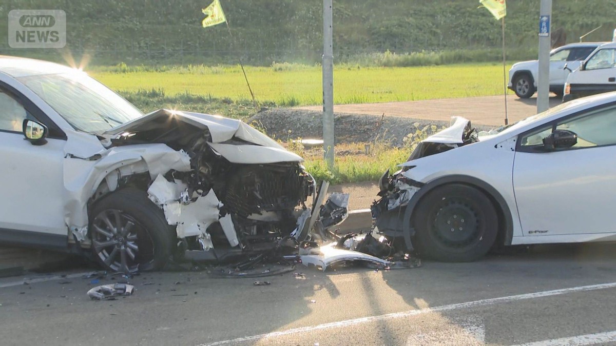 車同士が正面衝突 6人けが　レンタカーが対向車線に 北海道 富良野市