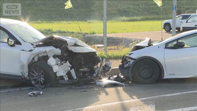 車同士が正面衝突 6人けが　レンタカーが対向車線に 北海道 富良野市