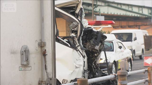 トラック同士が衝突　男性2人搬送　名古屋市
