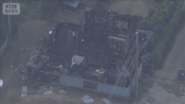 年齢と性別不明の4人遺体　千葉・八街市で住宅全焼