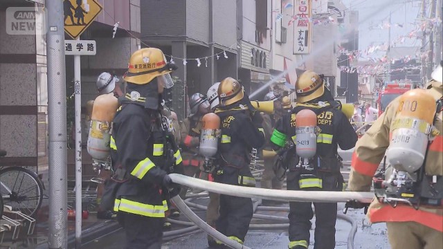 飲食店を兼ねた住宅で火事 60代女性が死亡　3人けが　東京・大田区