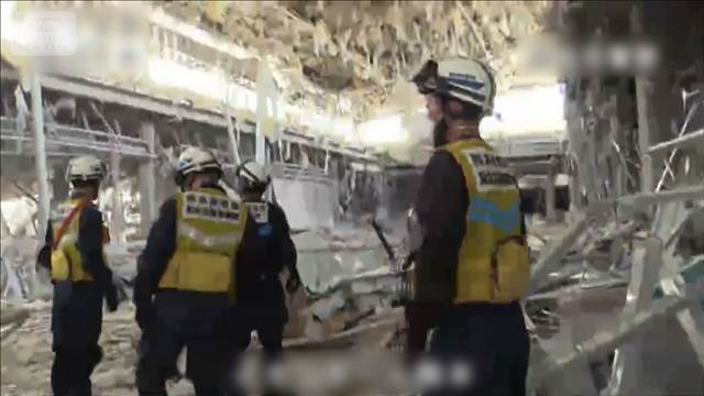 熊本地震　5人死亡のイオンモール　安否不明者の捜索続く