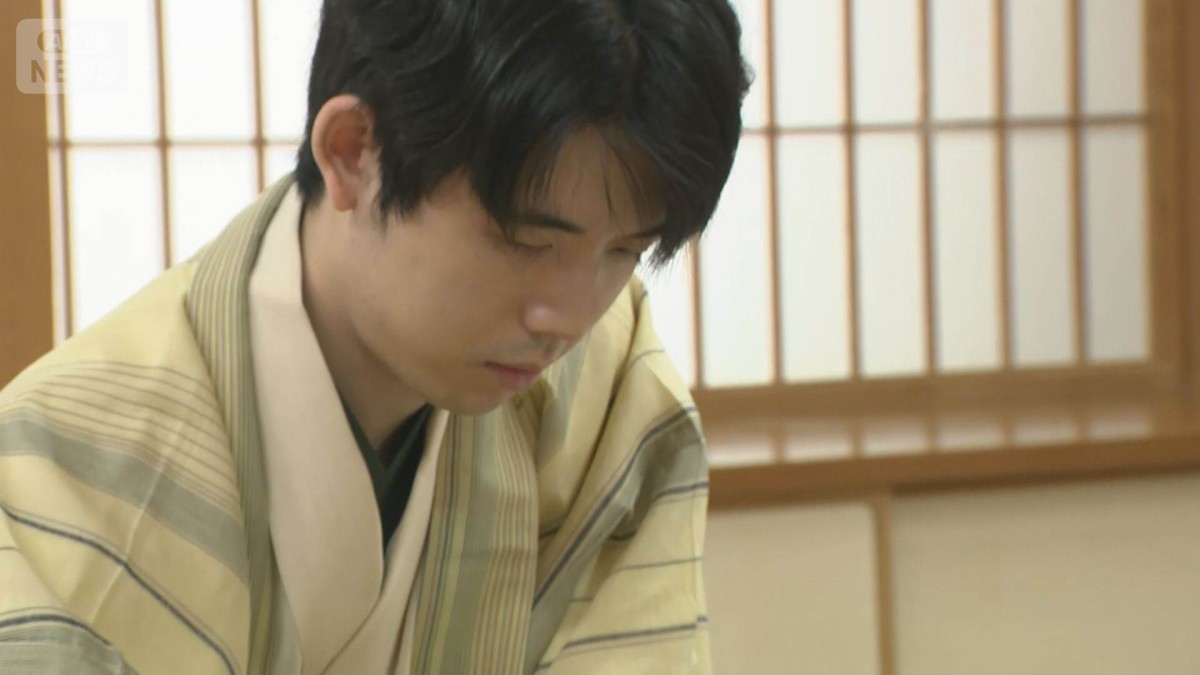 王位戦　藤井六冠攻め合い制し2連勝「対局中も分からないまま指していた」