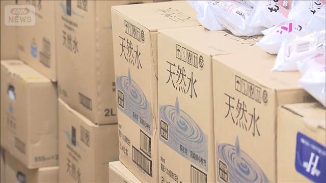避難所から外出できない高齢者に水を配布　熊本・八代市
