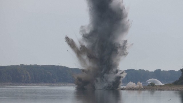 原発の冷却水確保へ川の岩盤を爆破　水位低下で停止の危機…水引き込みへ　ルーマニア