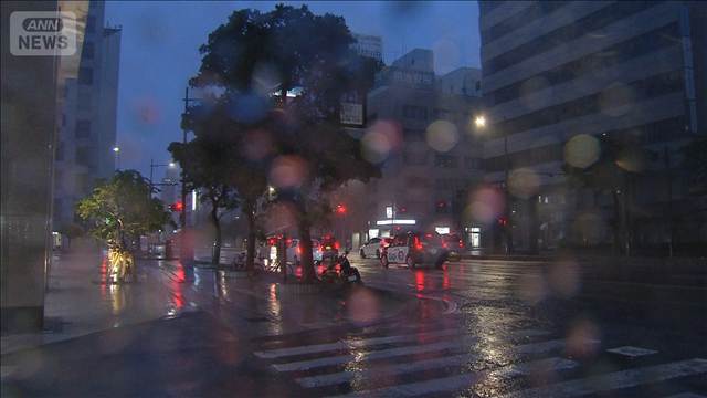 台風13号 沖縄本島最接近へ　那覇市では雨風が強まる