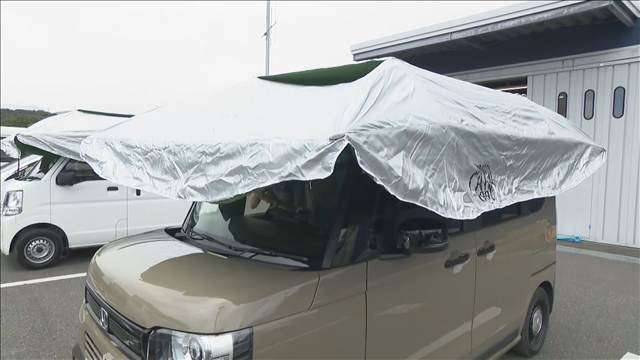 熊本地震　車中泊避難者に車用の日傘を無料配布