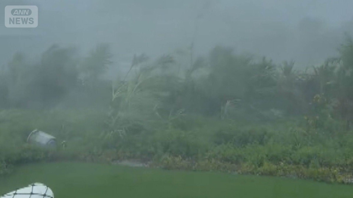 ダブル台風　13号は沖縄や奄美で猛烈暴風雨　15号はお盆休みに東北地方に上陸の可能性