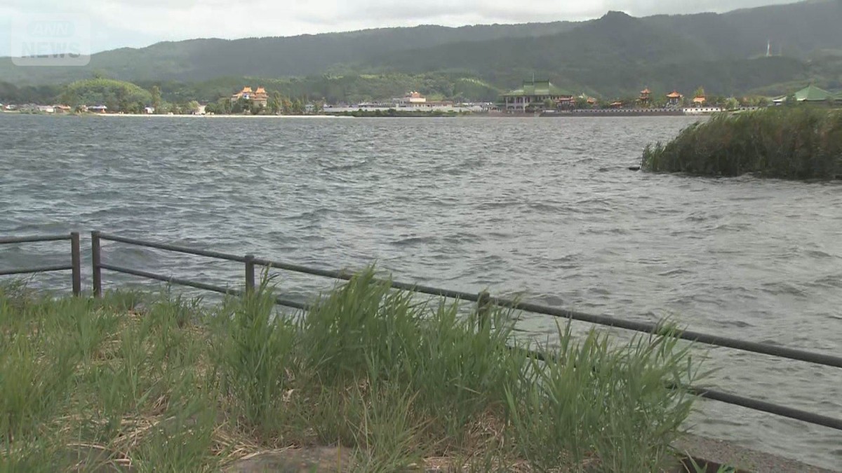池に浮いている人を救助するも死亡確認 性別・年齢わからず　鳥取