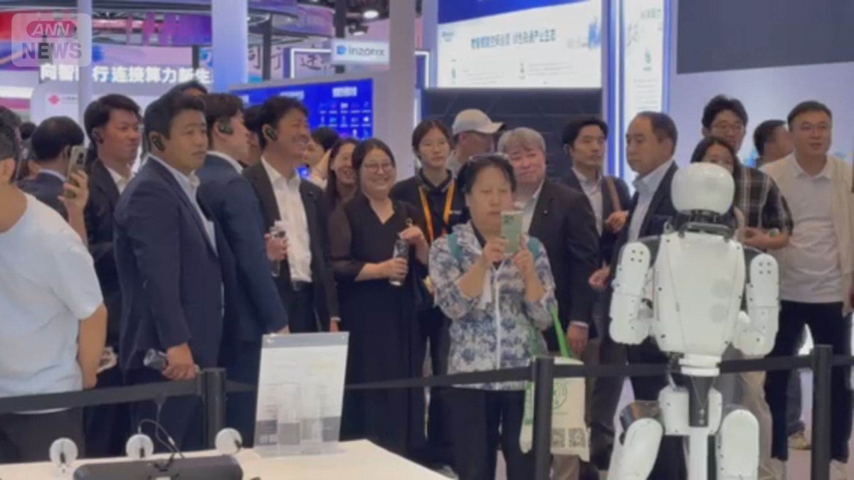 日中友好議連の若手議員ら北京へ　中国側との会談前にAIやロボットのサービス視察