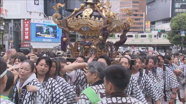 渋谷109にお神輿が集結　雨降っても「チョ～楽しいです！」　金王八幡宮例大祭
