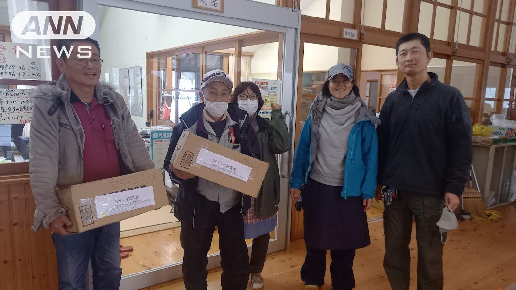 石川県七尾市などで活動を続ける増島智子さん（右から２番目）