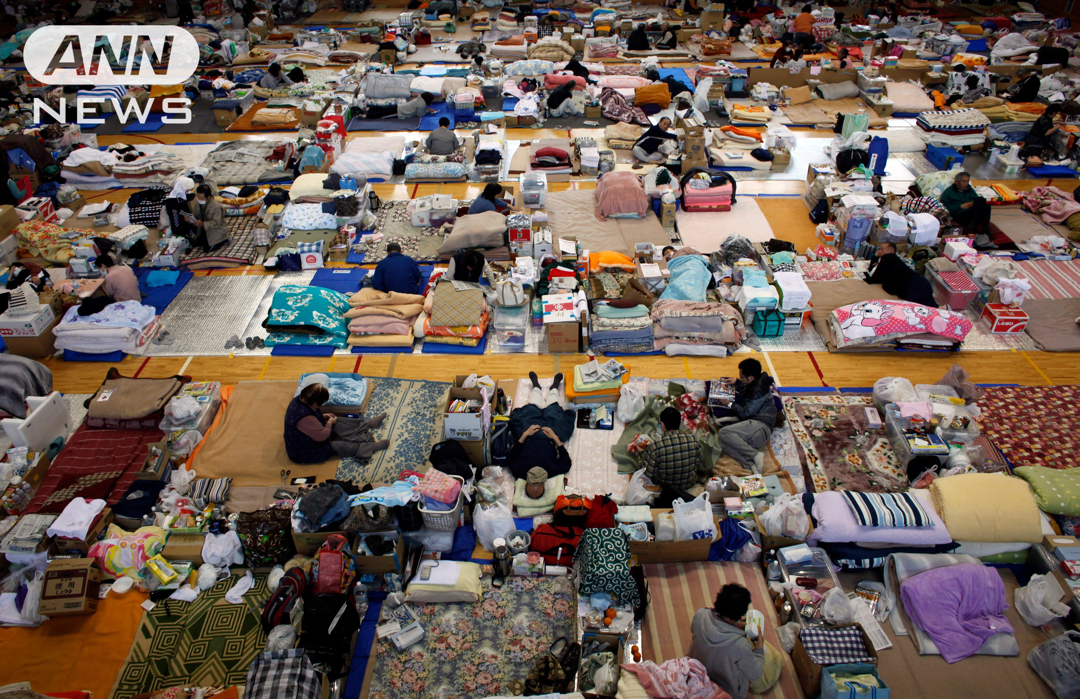 東日本大震災被災地の避難所（2011年）写真：ローター／アフロ