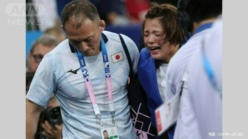 試合直後　号泣する阿部詩選手