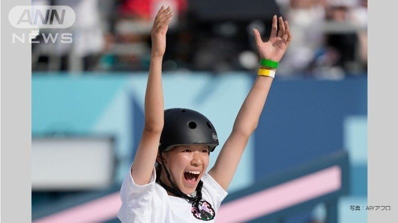 喜ぶ吉沢恋選手