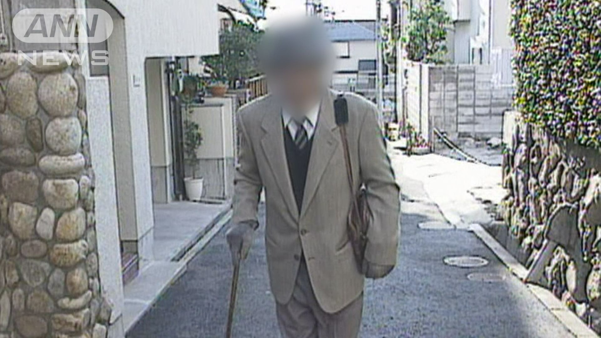 取材に応じる北朝鮮の元工作員　故・張龍雲氏（1997年撮影）