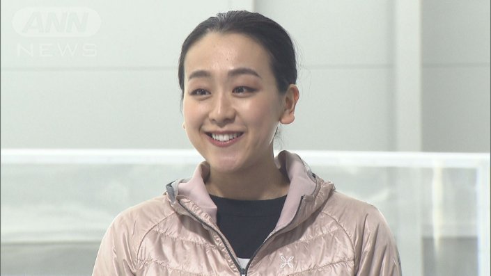 オープニングセレモニー後にインタビューに答える浅田さん