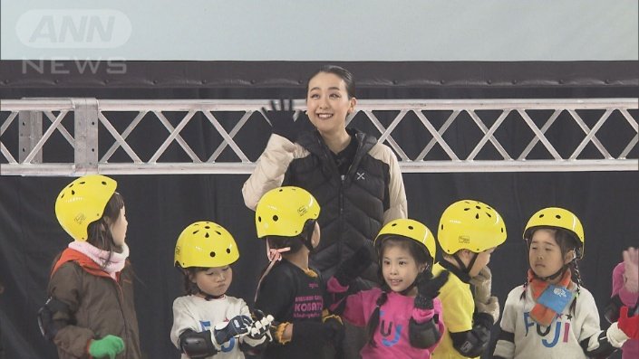 カメラ撮影よりも浅田さんが気になる子どもたち