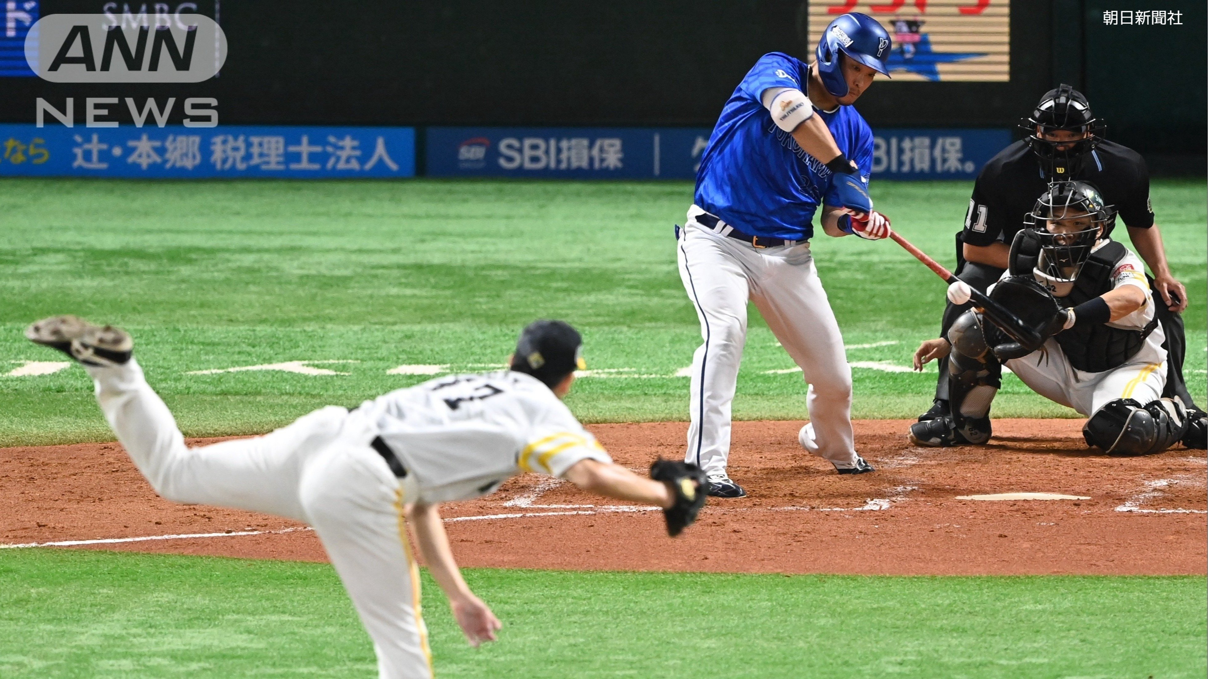 先制タイムリーヒットを放つ筒香選手