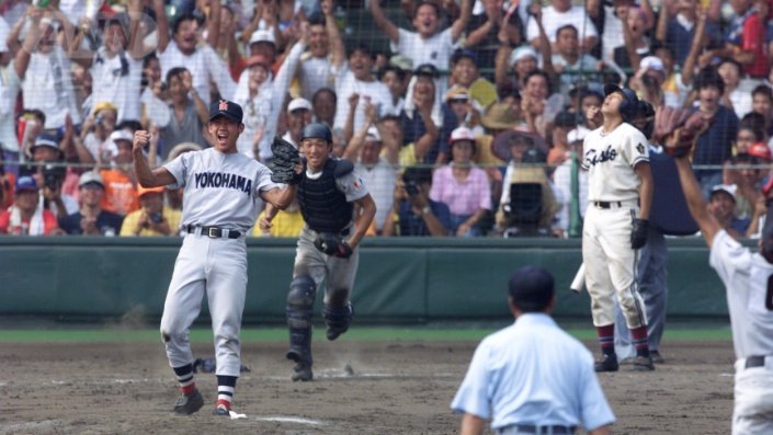 1998年、夏の甲子園決勝で松坂さんがノーヒットノーラン達成（写真：朝日新聞社）