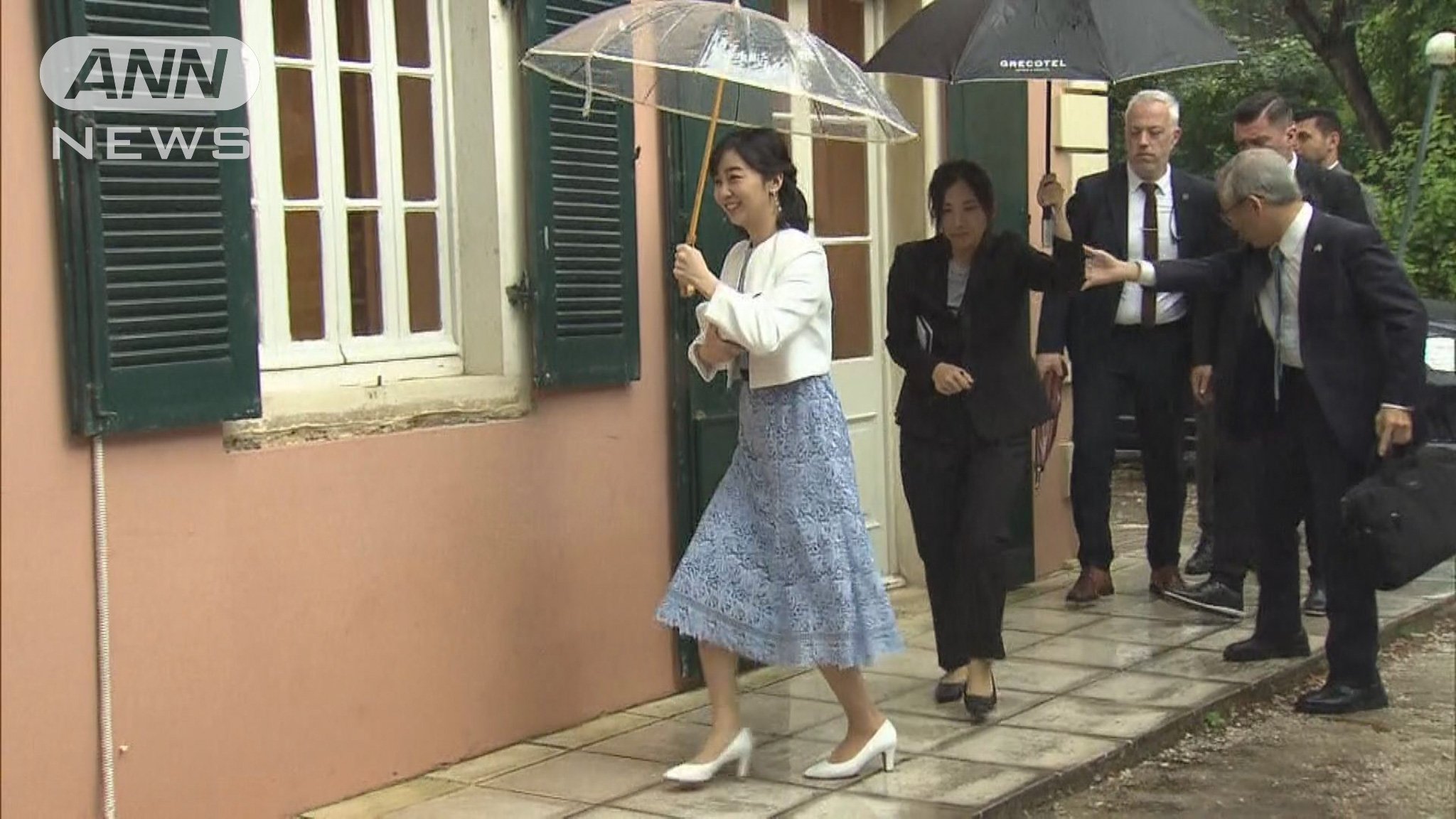 雨の中、ケルキラ島に到着した佳子さま