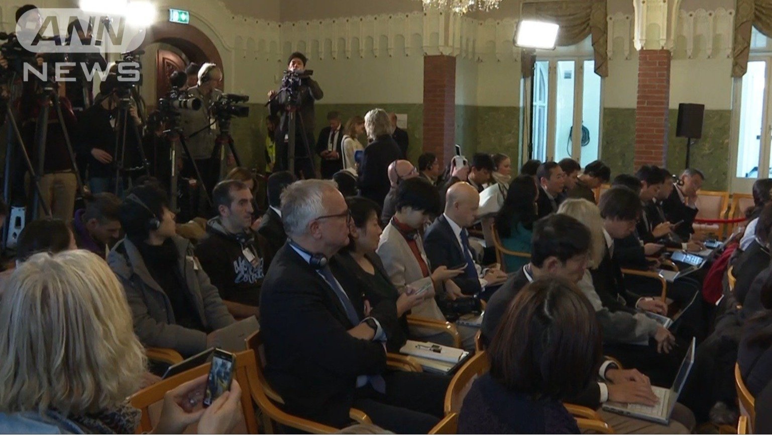 海外メディアも注目…史上最多の報道陣