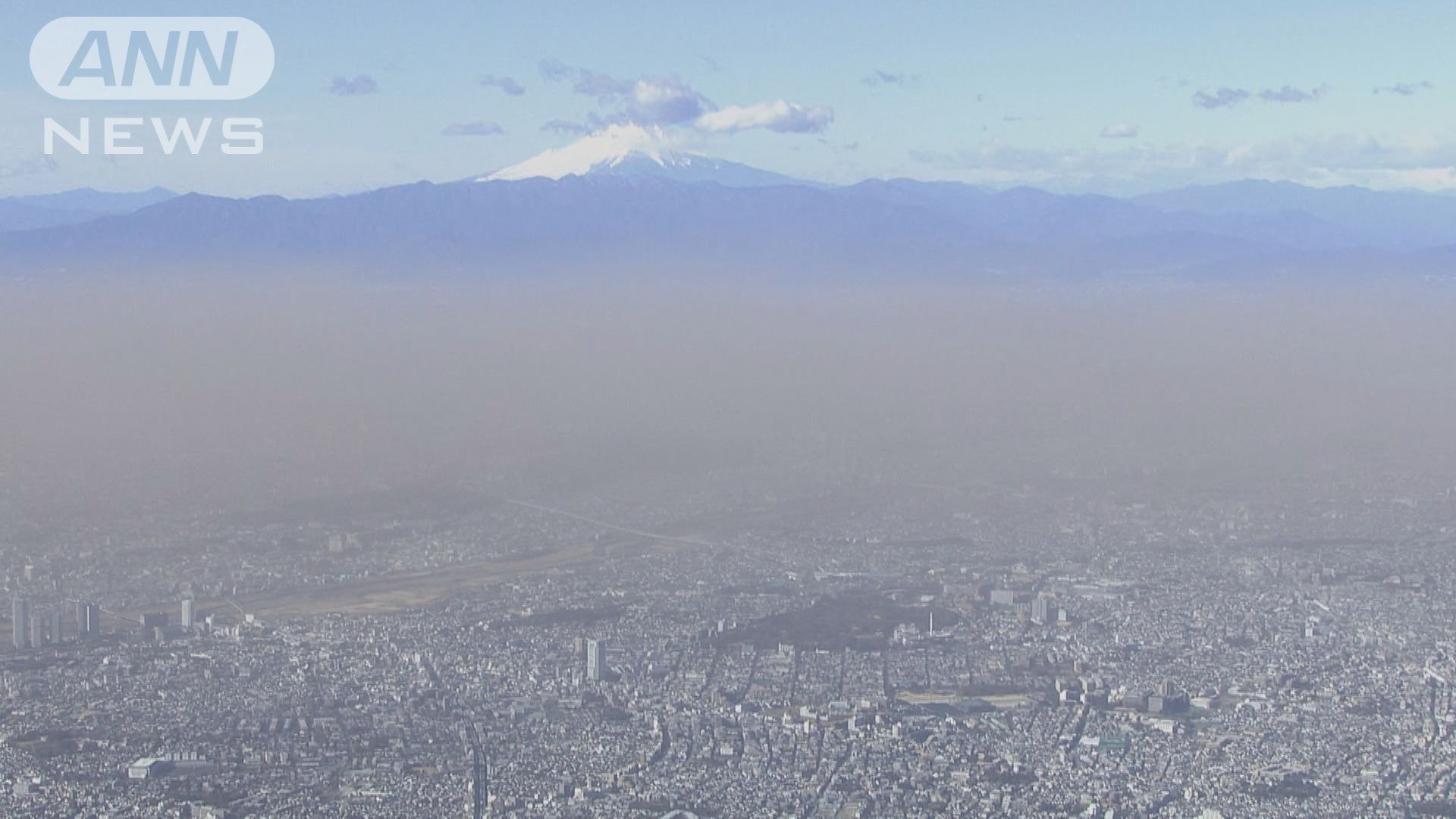 上空から捉えた関東の土埃 全国的に強風吹き荒れる 来週は再び寒波で大雪か