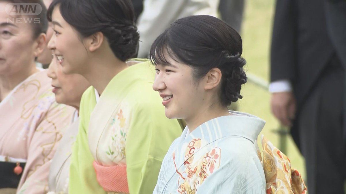 愛子さま　水色の和装で