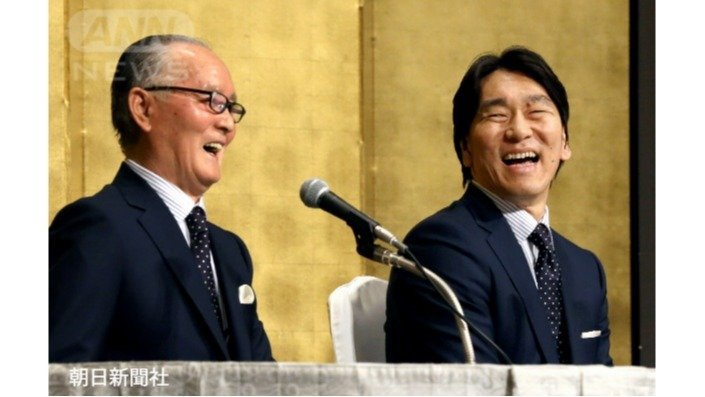 国民栄誉賞を授与された長嶋さんと松井秀喜さん
（2013年05月05日）