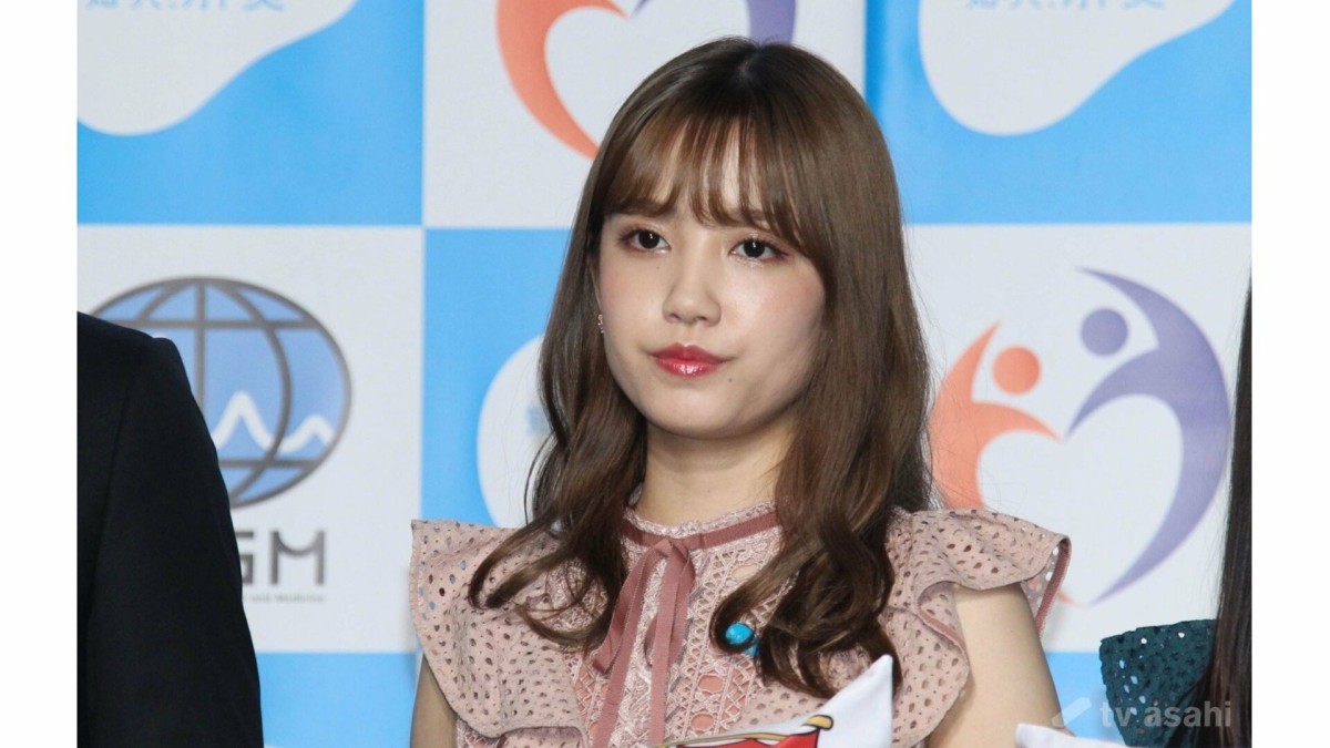 新婚のAKB48元メンバーが夫に寄り添うツーショット写真を投稿