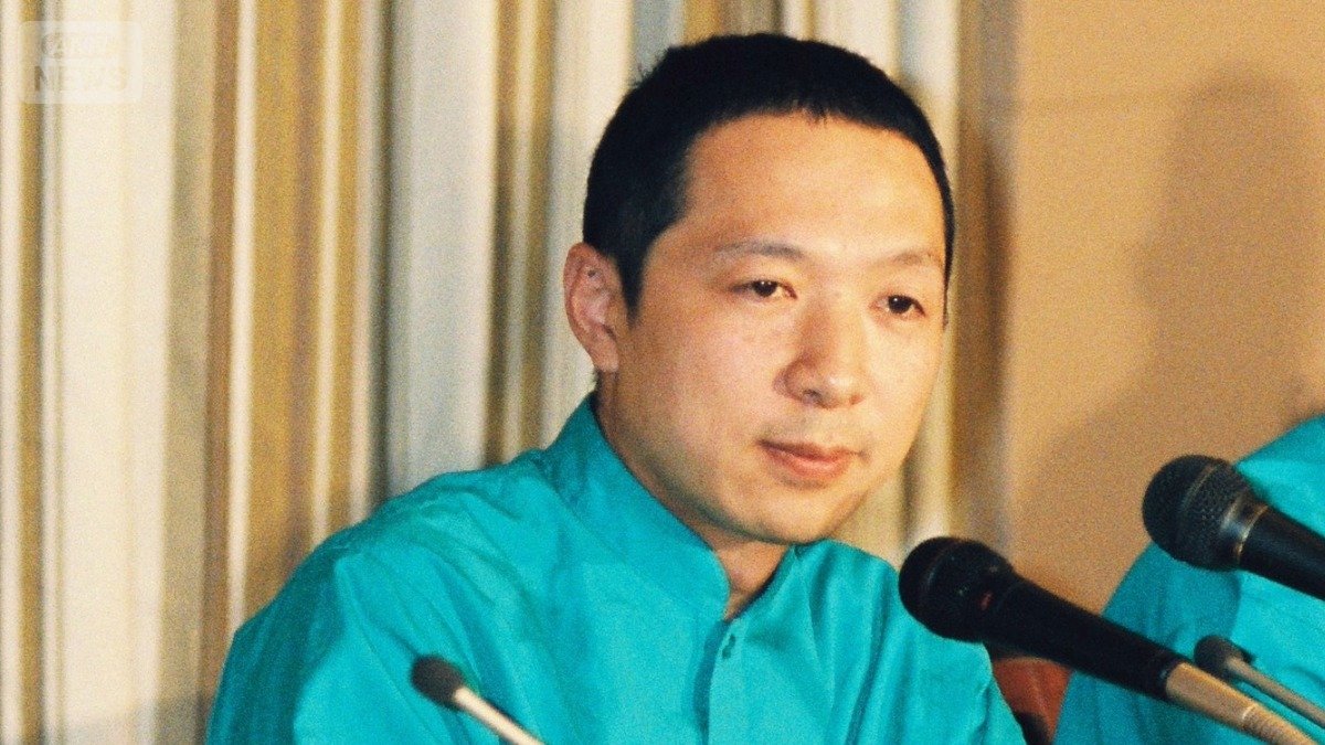 地下鉄サリン事件を指揮した元幹部の村井秀夫。事件の翌月に刺殺される（提供　朝日新聞社）