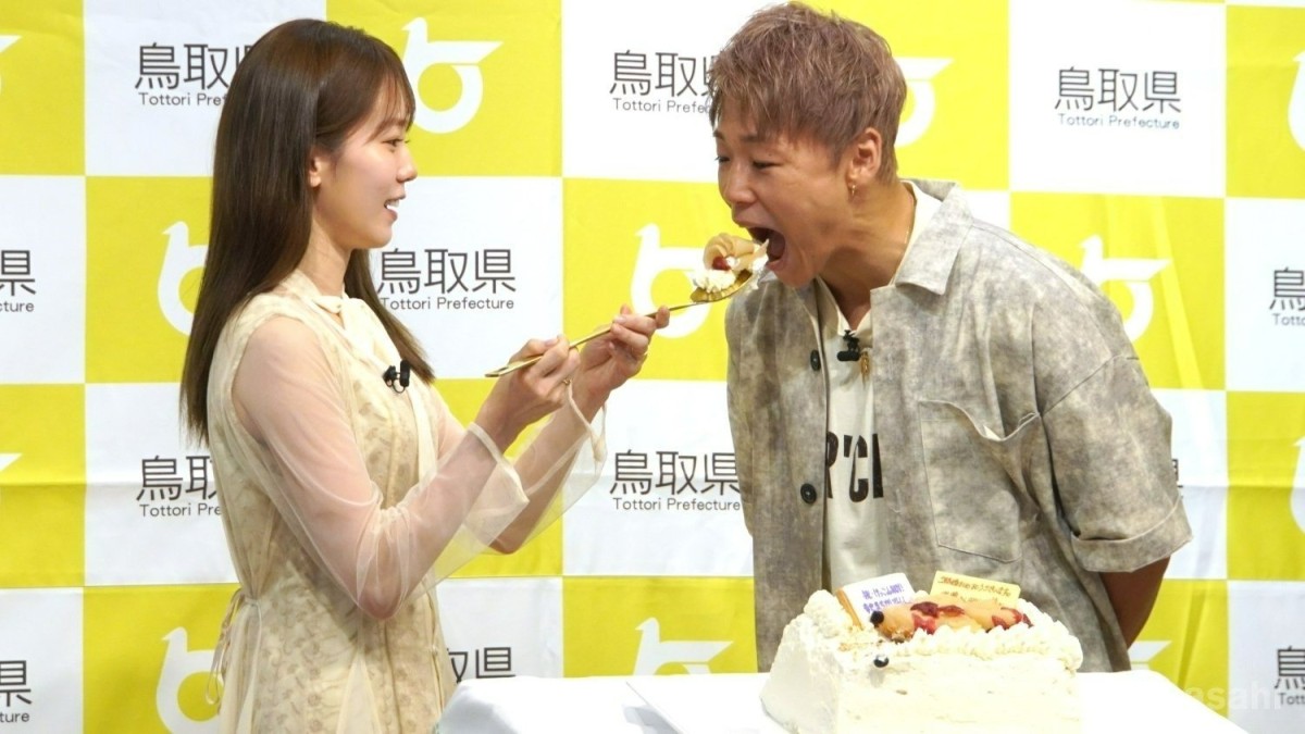 武尊＆川口葵夫妻、結婚後初の2ショット！結婚式前にまさかのファーストバイト