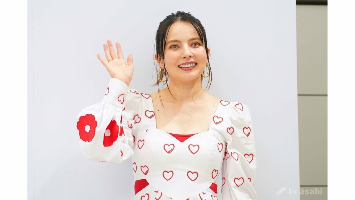 ベッキーが親友である女優の40歳の誕生日会を報告、豪華メンバーが集結