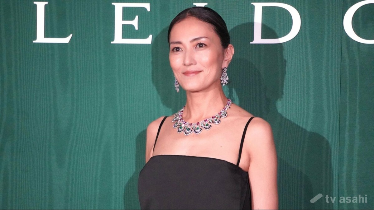 板谷由夏、好きな色は“夕方の色”自身を夕焼けに例え「“年齢を重ねることで変化する色”な女でいたい」