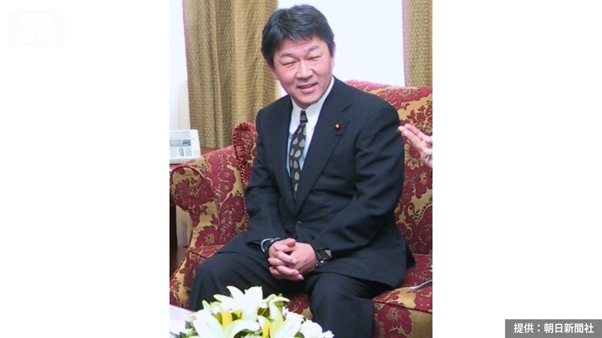 2003年3月、外務副大臣の茂木敏充氏（提供：朝日新聞社）