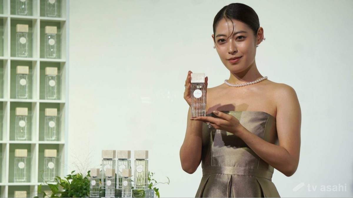 自然志向の瀧本美織、最新フレグランスをPR「母なる大地を感じています」
