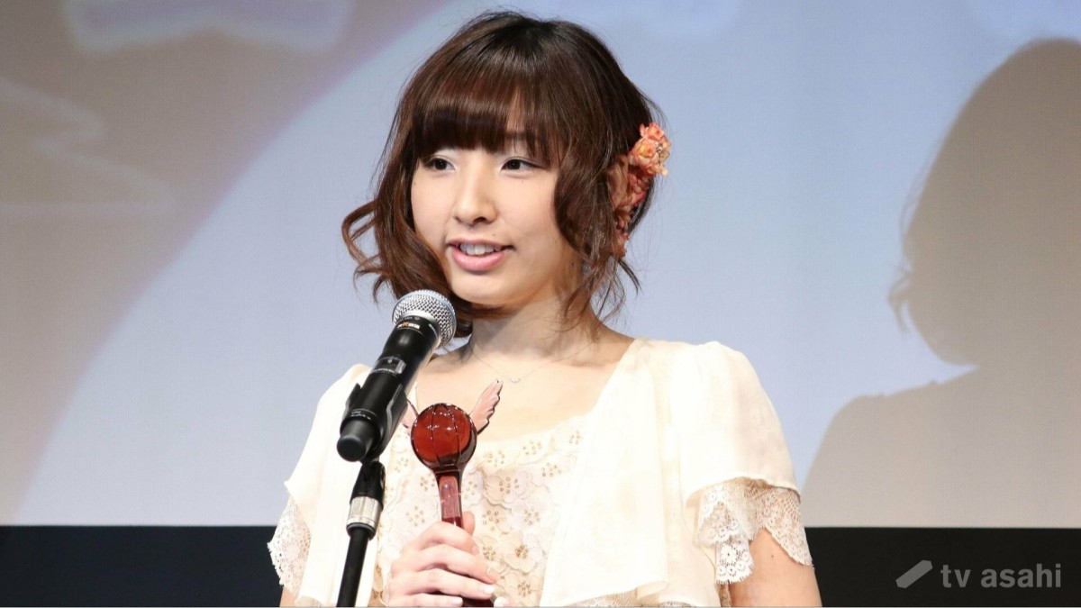 洲崎綾、“結婚指輪捨てました”騒動を謝罪「心身ともに余裕を失っておりました」放送作家の夫と連名でコメント