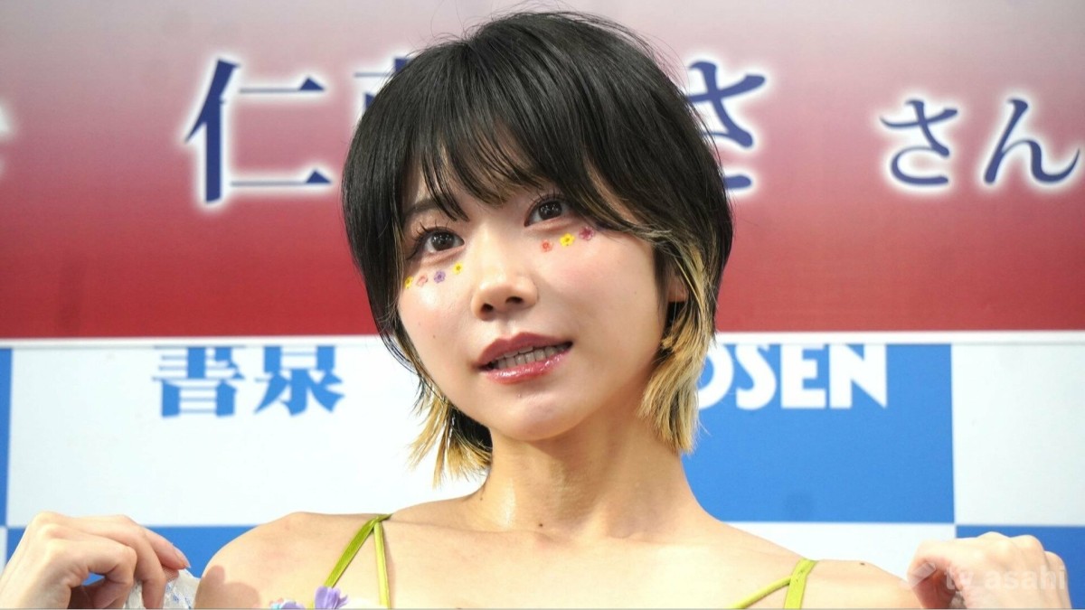 “謎の骨格美女”仁藤りさ、今年は「かなり思い出深い一年」来年したいことは「バーイベントとか…」