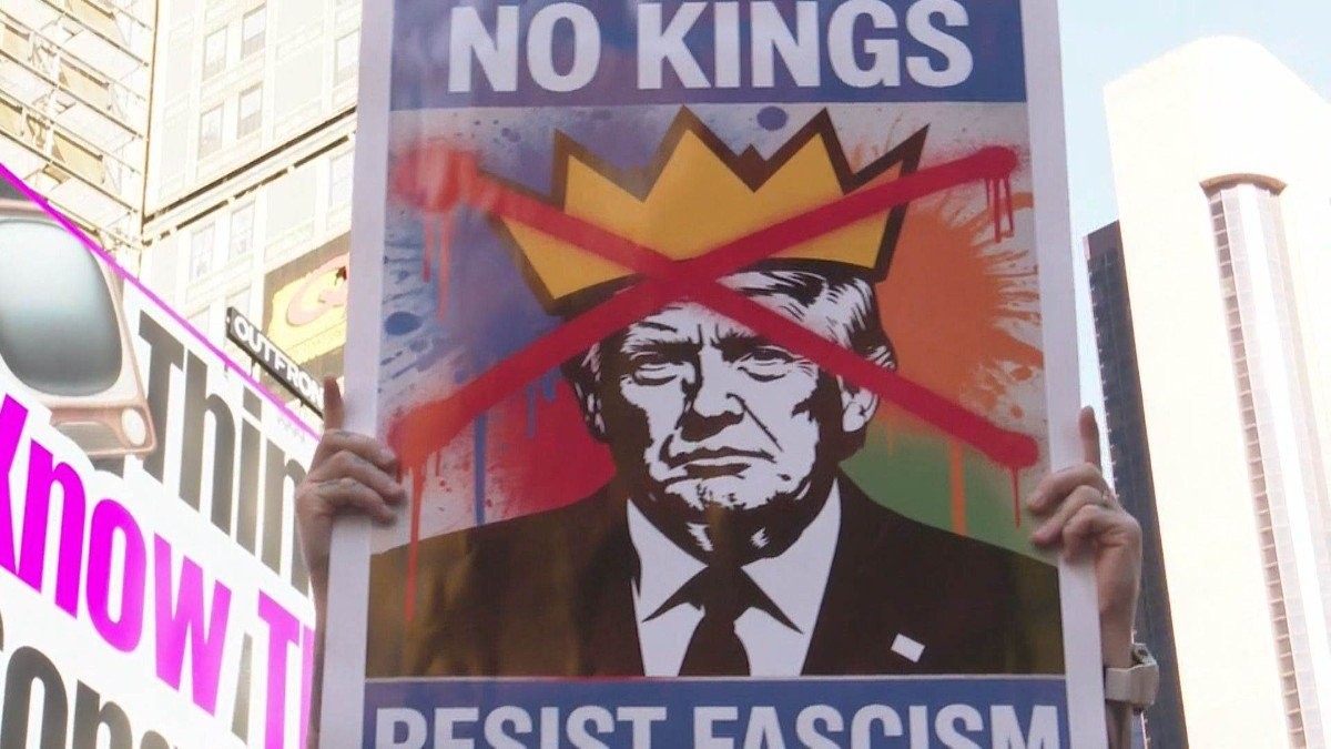 「王様はいらない」全米各地で反トランプデモ　700万人が参加　トランプ氏は反発