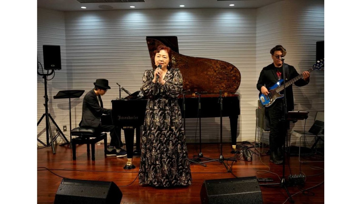 「どうぞこのまま」の丸山圭子が新アルバム発売記念ライブ