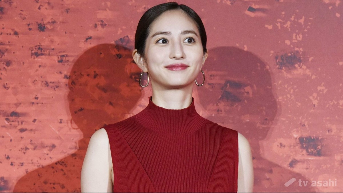 堀田茜、挙式を報告　夫との腕組みショットも公開